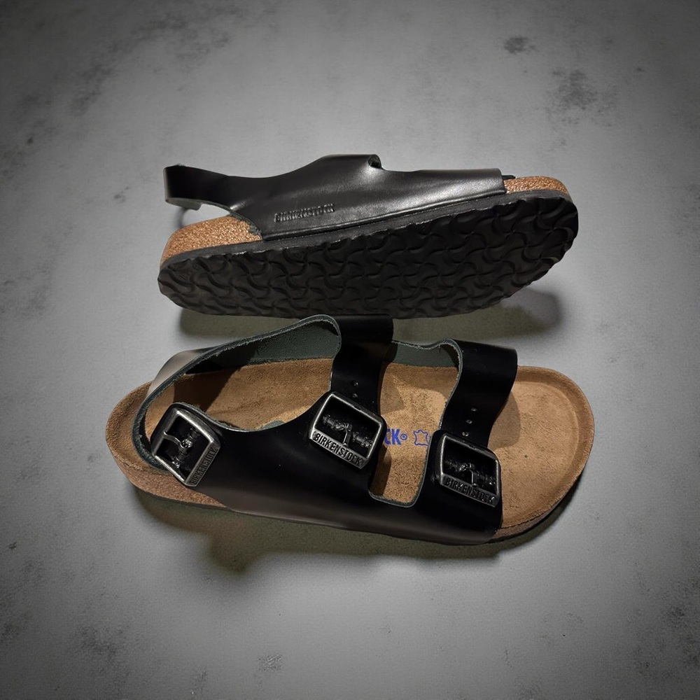 BIRKENSTOCK Soft Footbed Milano in Black leather - gender neutral